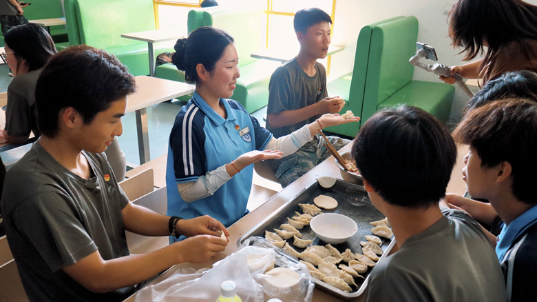 “饺动青春，包融情谊”活动简报